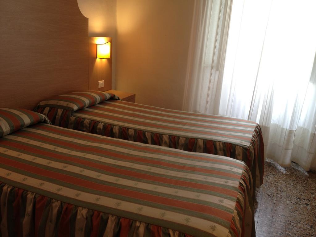 Albergo Giugni Прато Екстер'єр фото
