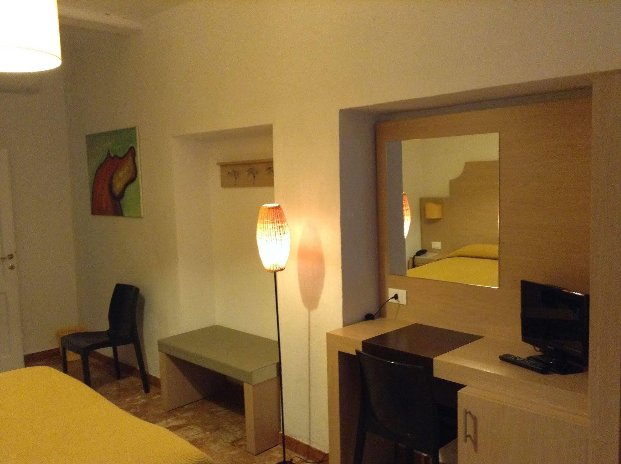 Albergo Giugni Прато Екстер'єр фото